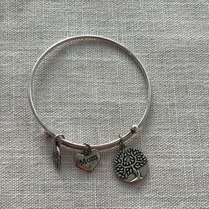 EARTH ANGEL MOM TREE OF LIFE EXPANDABLE CHARM BRACELET - silver tone